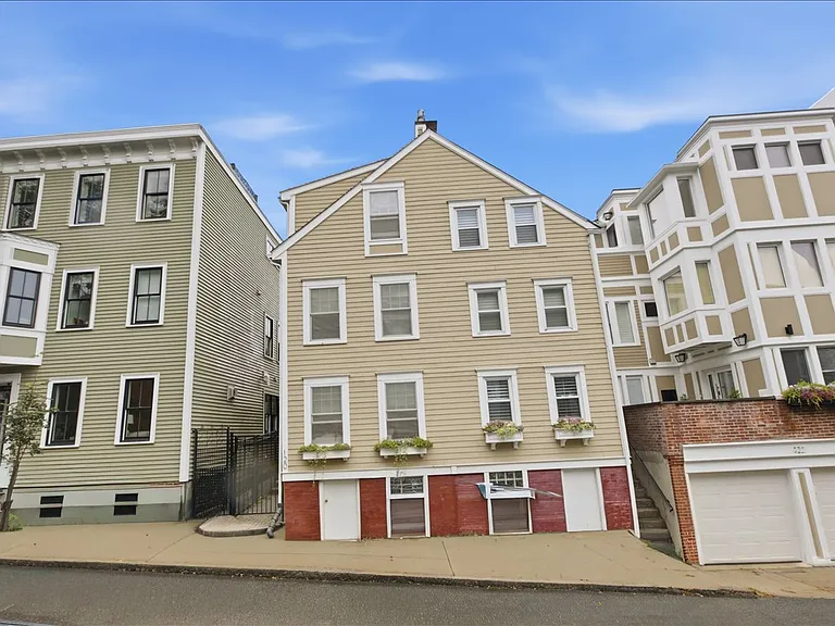 120 Elm St — Photo 26
