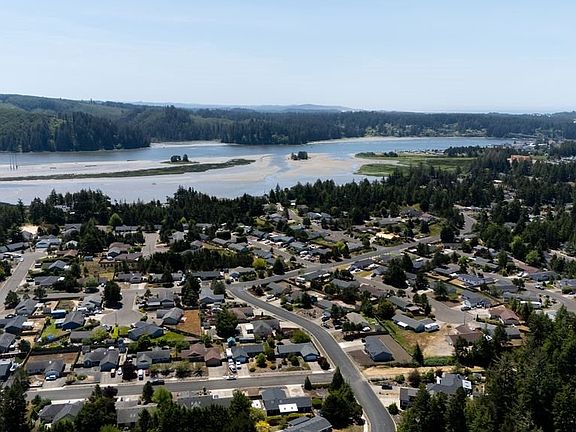3rd image of 2148 Willow Loop E