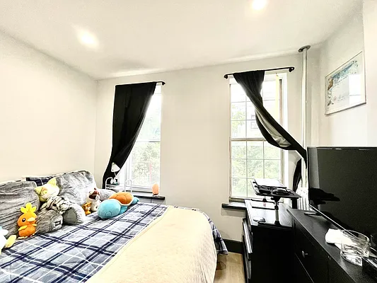 Rented by Pear NYC LLC | media 34