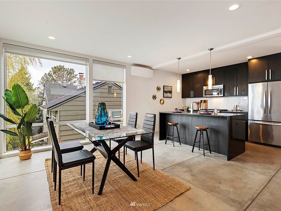 1st image of 3010 B 31st Avenue W