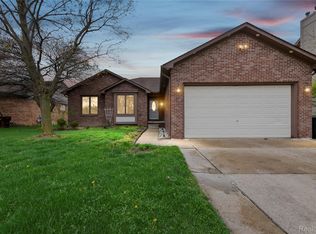 46902 Amberwood Dr, Shelby Township, MI 48317