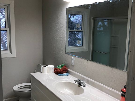 2nd floor bath sink