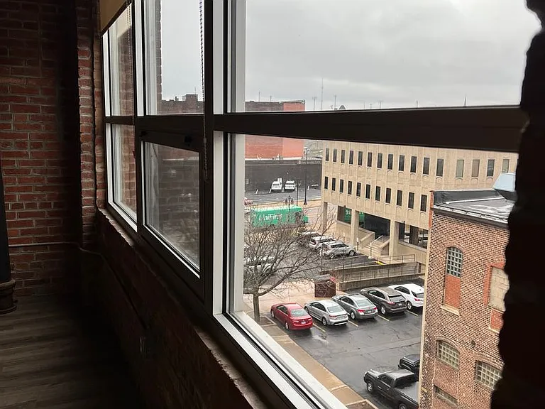 311 SW Water St — Photo 9