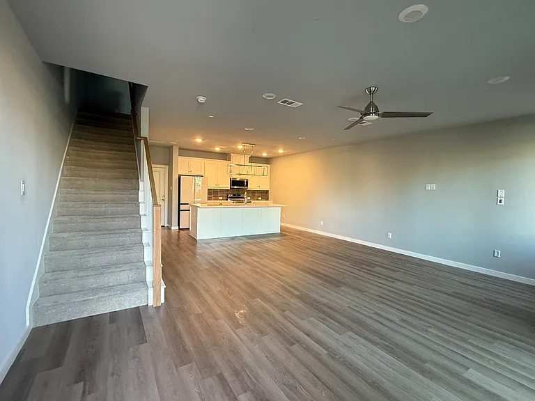 7335 Ventura Ln — Photo 2