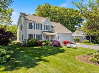 16 Gun Shot Rd, Waterford, CT 06385