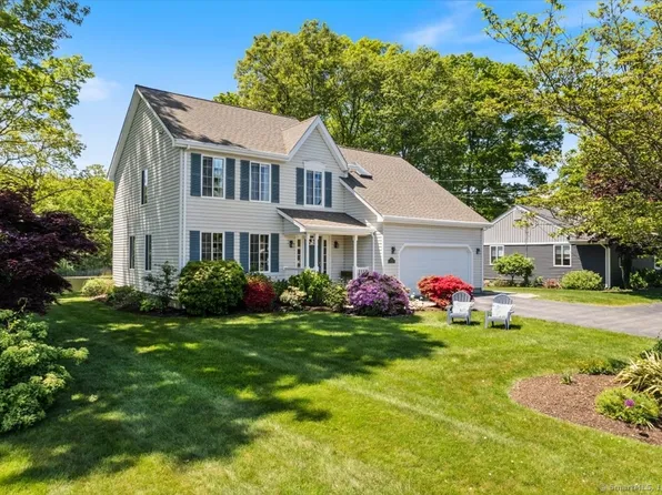 16 Gun Shot Road, Waterford, CT 06385