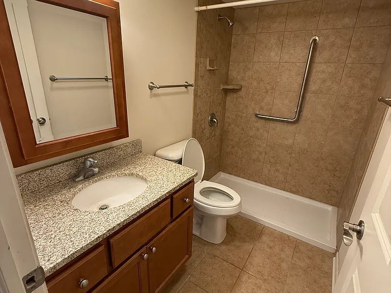460 Crescent Ct — Photo 5