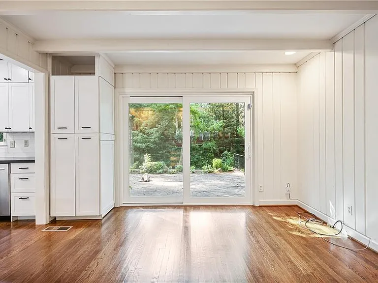2509 Sharondale Dr NE — Photo 12