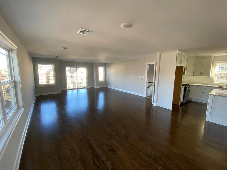 341 Washington Ave #2 — Photo 8