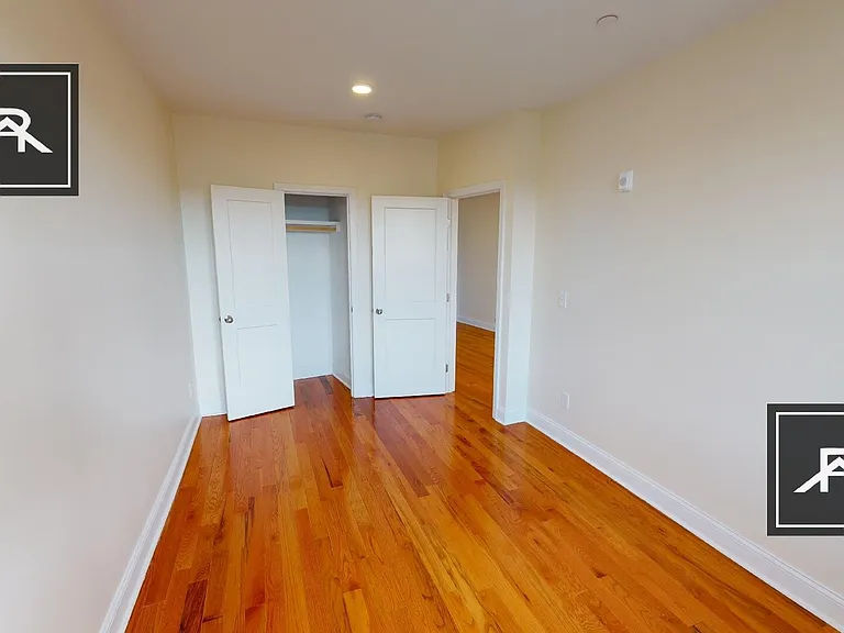 125 Sutherland Rd #L — Photo 4