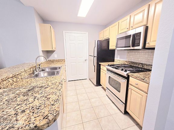 4th image of 1114 Lighthouse Rd