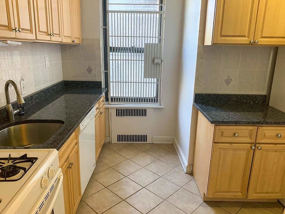 1st image of 98120 Queens Blvd APT 3J