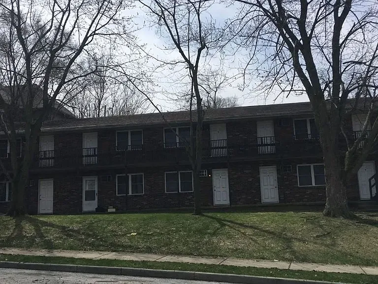 1217 Main St — Photo 25