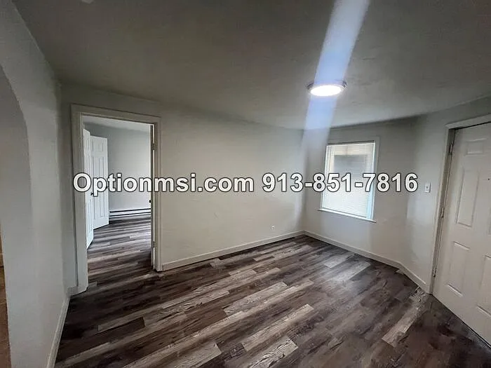 1 bed, 1.0 bath, $750 — Photo 2