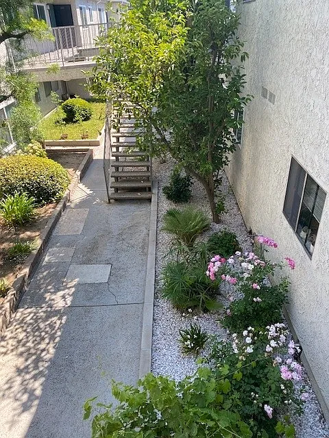 1418 Glenwood — Photo 4