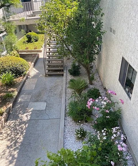 1418 Glenwood — Photo 4