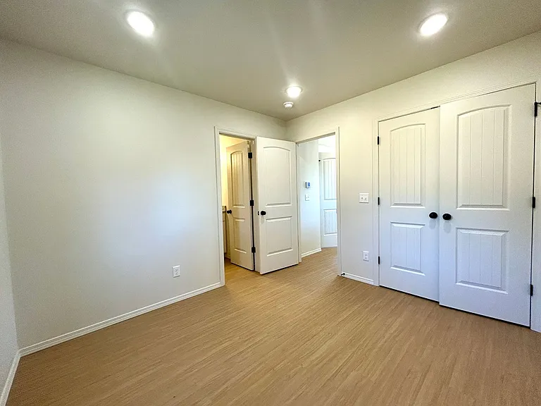 2604 N Center Street — Photo 19
