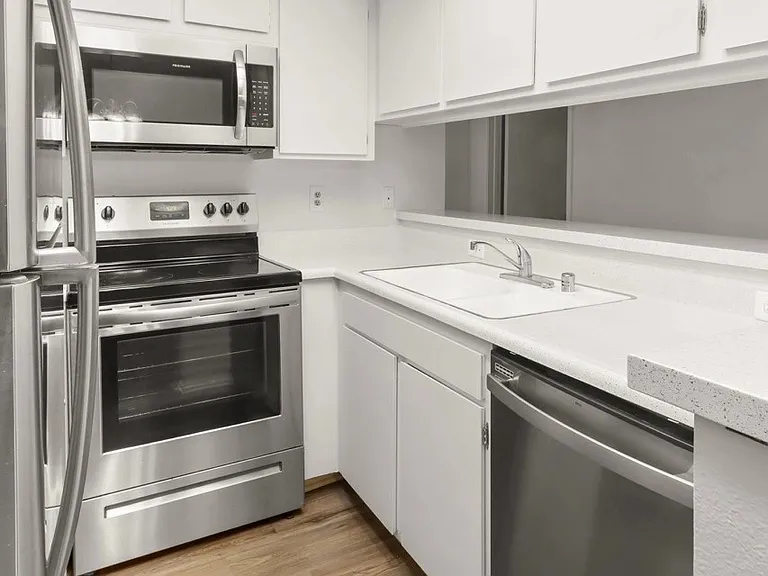 11677-11683 Goshen Ave. Los Angeles CA 90049 — Photo 10
