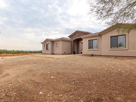 3rd image of 1049 E Tumbleweed Dr