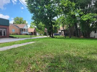 1 Maple Dr, Camden, TN 38320