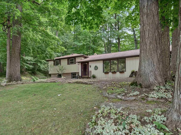 343 Swiss Hill Dr, Green Bay, WI 54302