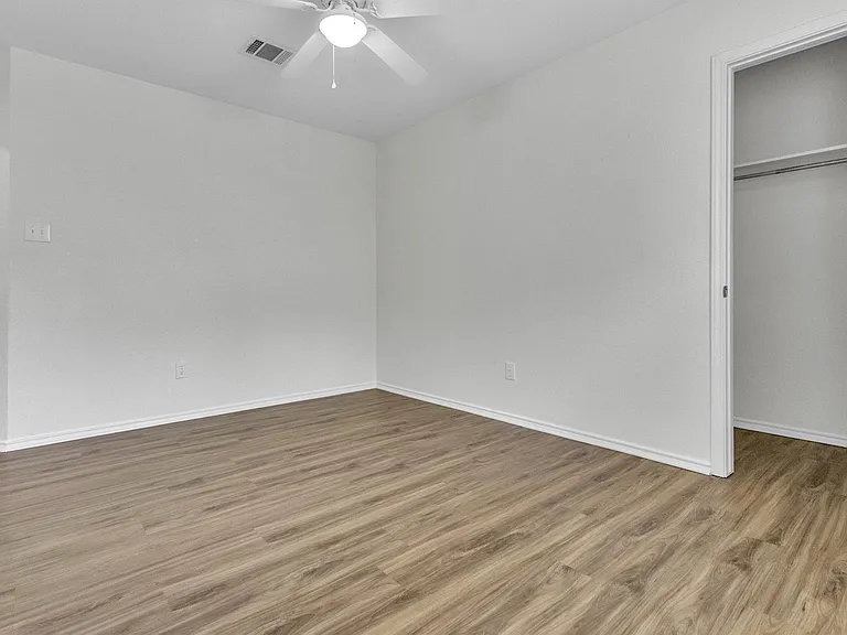 1413 Baffin Cv — Photo 31