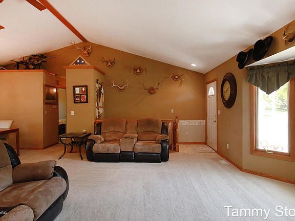 4th image of 8615 Cottonwood Dr