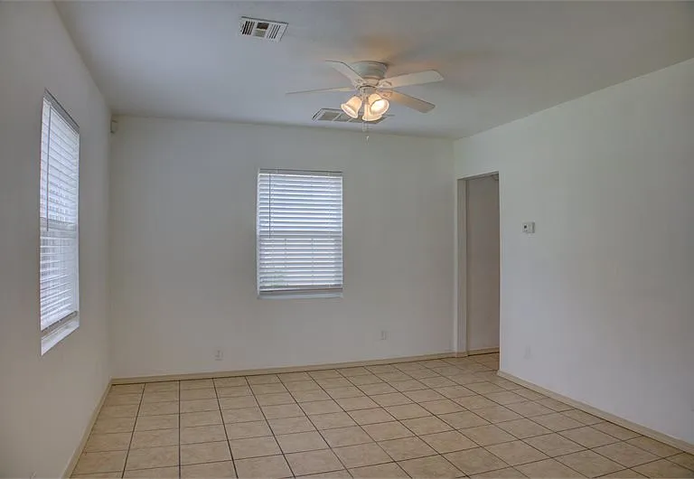 2515 N Garrison Ave — Photo 4