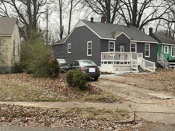 3rd image of 359 E Dison Ave