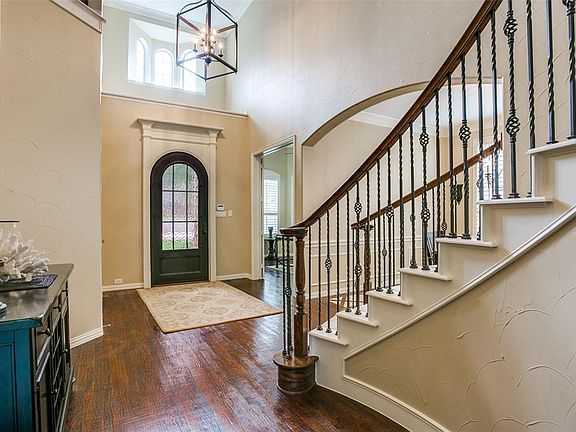 4th image of 2523 Lakepoint Dr