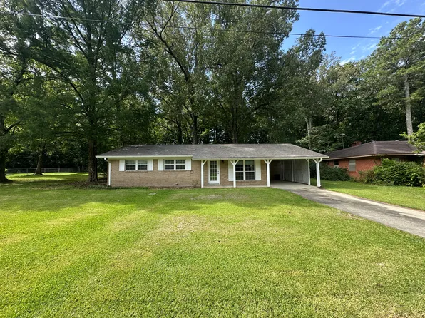 2701 Maple Dr, Starkville, MS 39759