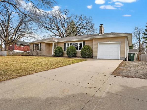 3921 Oak Park Cir, Waterloo, IA 50701