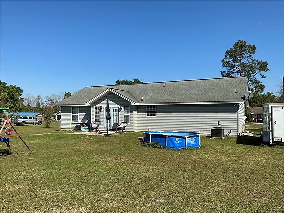 3rd image of 4078 Meadow Cir