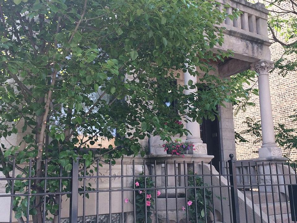 1st image of 1010 N Damen Ave