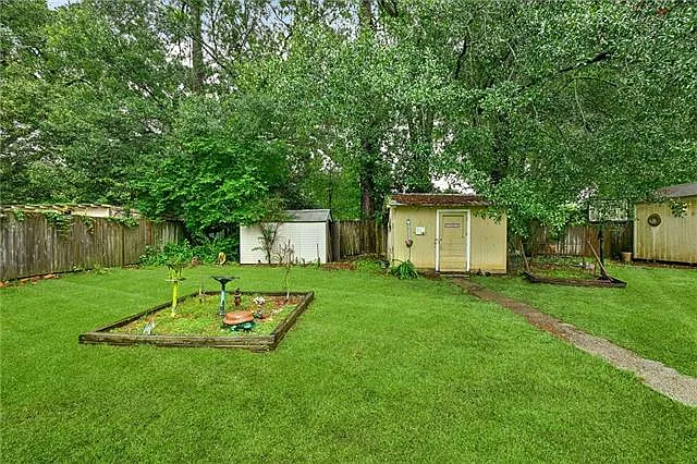 580 Pine St — Photo 12