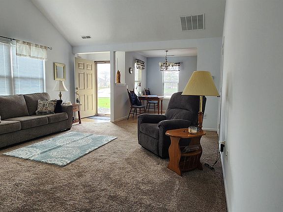 3rd image of 1241 Oak Grove Pl