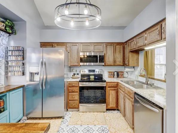 1011 Lassiter Dr, Goodlettsville, TN 37072