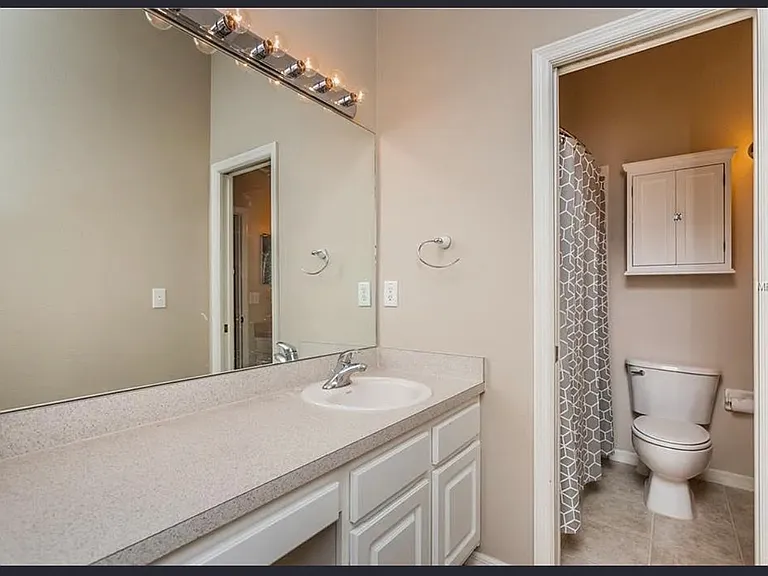 2435 Earlswood Ct — Photo 11
