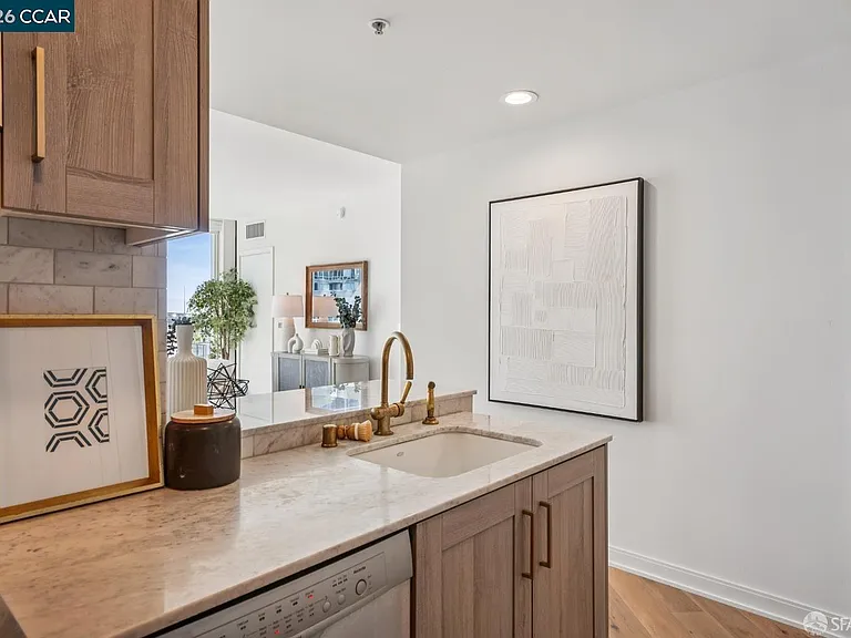 401 Harrison St #10E — Photo 11