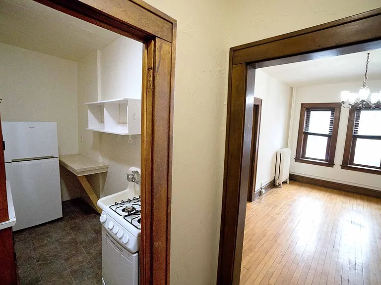 225 Place Apartments — Photo 46