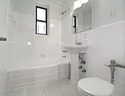 Rented by SW Queens Mezzanine | media 22
