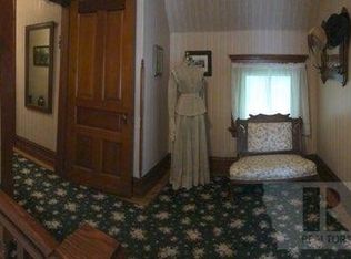 314 Washington St, Pella, IA 50219