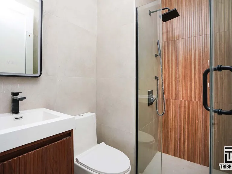 86 Manhattan Ave #3C — Photo 9
