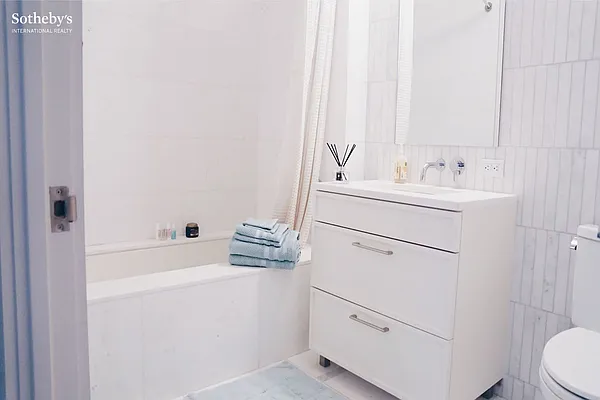 Rented by Sotheby's International Realty | media 10