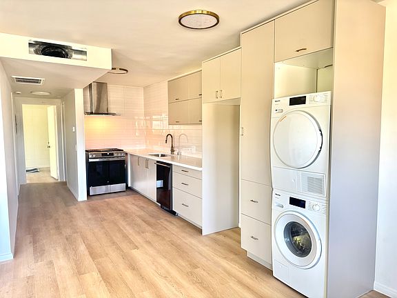 5th image of 987 Manzanita St #5