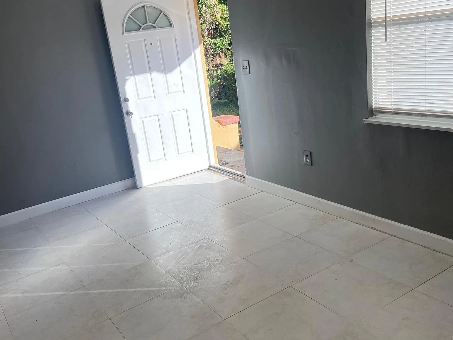 2 bed, $2,075 — Photo 2