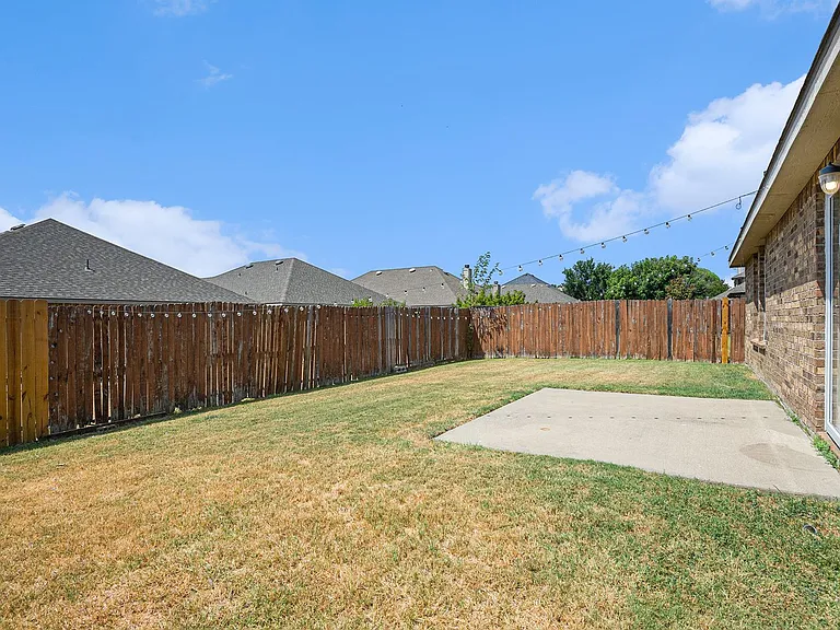 2308 Horseback Trl — Photo 25