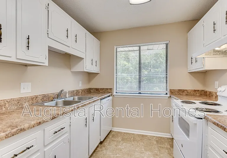 3510 Woodlake Rd #D — Photo 11
