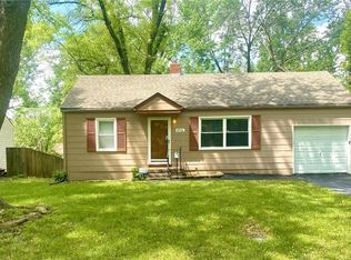 8906 E 73rd St, Raytown, MO 64133