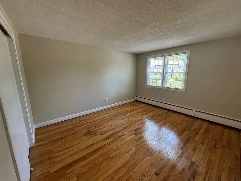 Meadowview Apartments — Photo 41